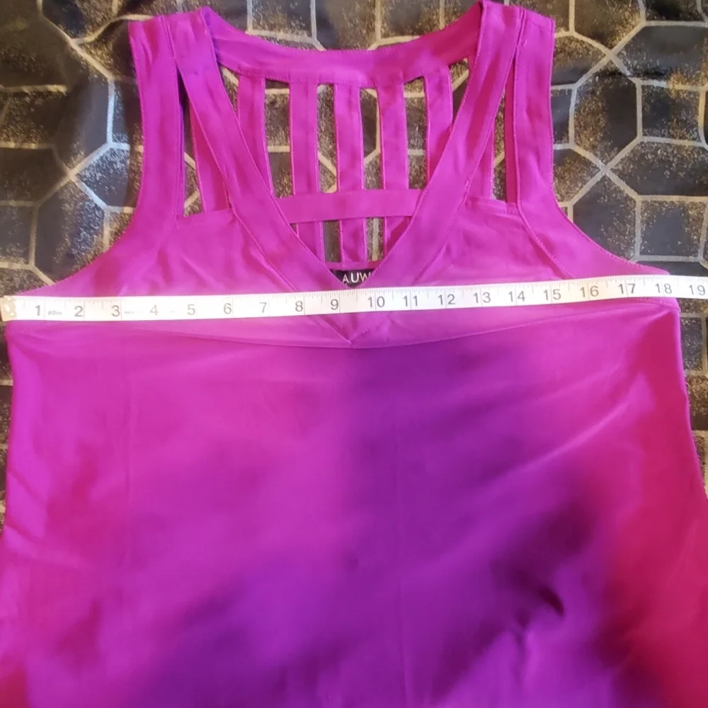 Womens size M sleeveless fuscia lightweight strappy top very cute - Picture 10 of 12